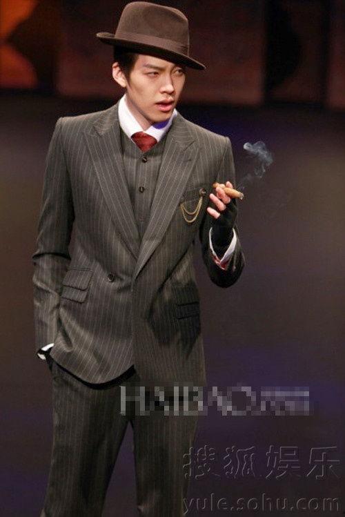 韩国悲惨娱乐男主角,男主角的泪与梦