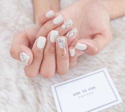 白色美甲图片,尽显简约优雅之美